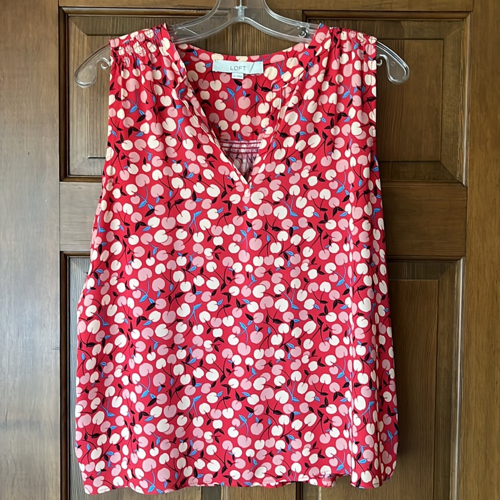 Loft sleeveless mixed media material flowy top